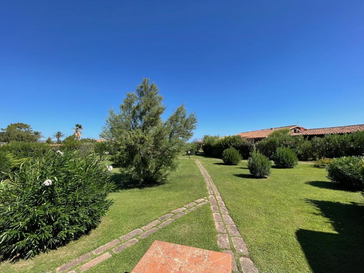 Appartamento In Villaggio, A 150Mt Dal Mare San Teodoro  Exterior foto